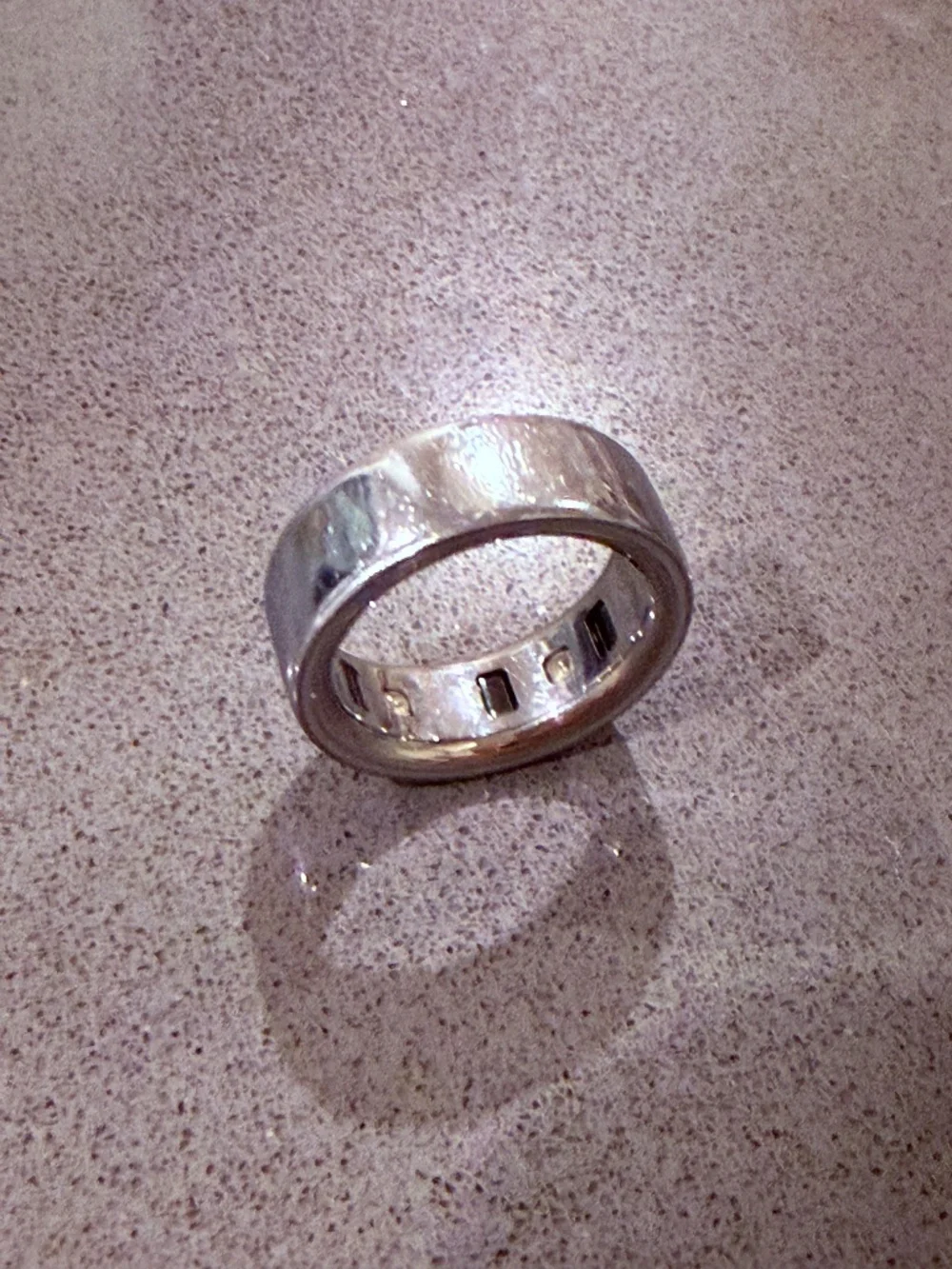 Oura Ring 4 - Silver (Size 8)